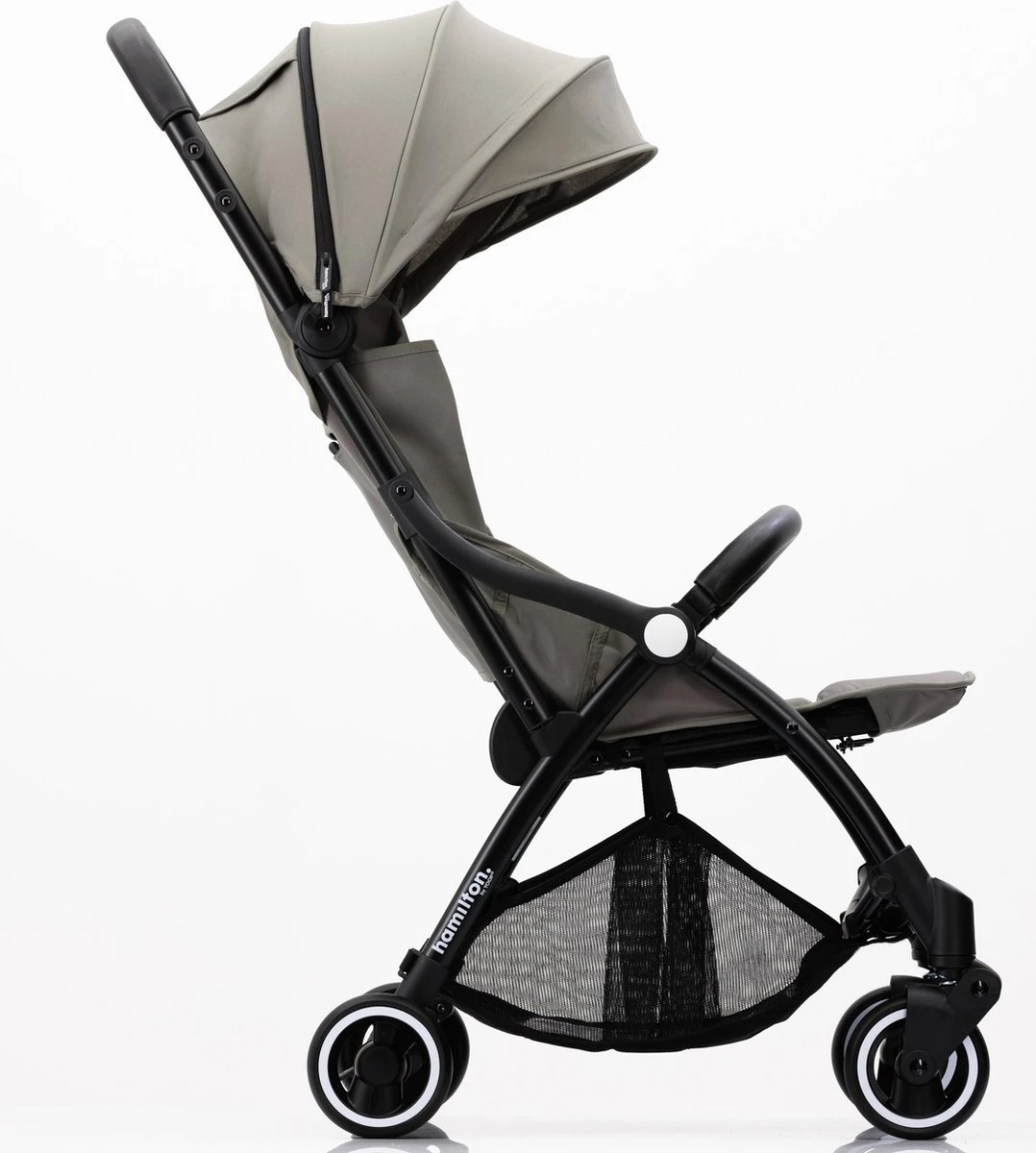 Hamilton By Yoop X1 Plus Buggy – Nieuw, Hoger, Uitgebreider 2023 Model – Premium Stroller Met One Hand Folding Technologie – Grijs – Lichte, Verstelbare En Wendbare Kinderwagen Met Vele Gemakken 11 Hamilton By Yoop X1 Plus Buggy – Nieuw, Hoger, Uitgebreider 2023 Model – Premium Stroller Met One Hand Folding Technologie – Grijs – Lichte, Verstelbare En Wendbare Kinderwagen Met Vele Gemakken - Afbeelding 9