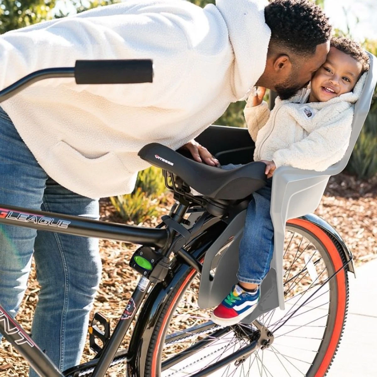 Brioso Fietsstoeltje Achter – Achterzitje Fiets – Kinderzitje Fiets - Zandgrijs/rood 6 Brioso Fietsstoeltje Achter – Achterzitje Fiets – Kinderzitje Fiets - Zandgrijs/rood - Afbeelding 4