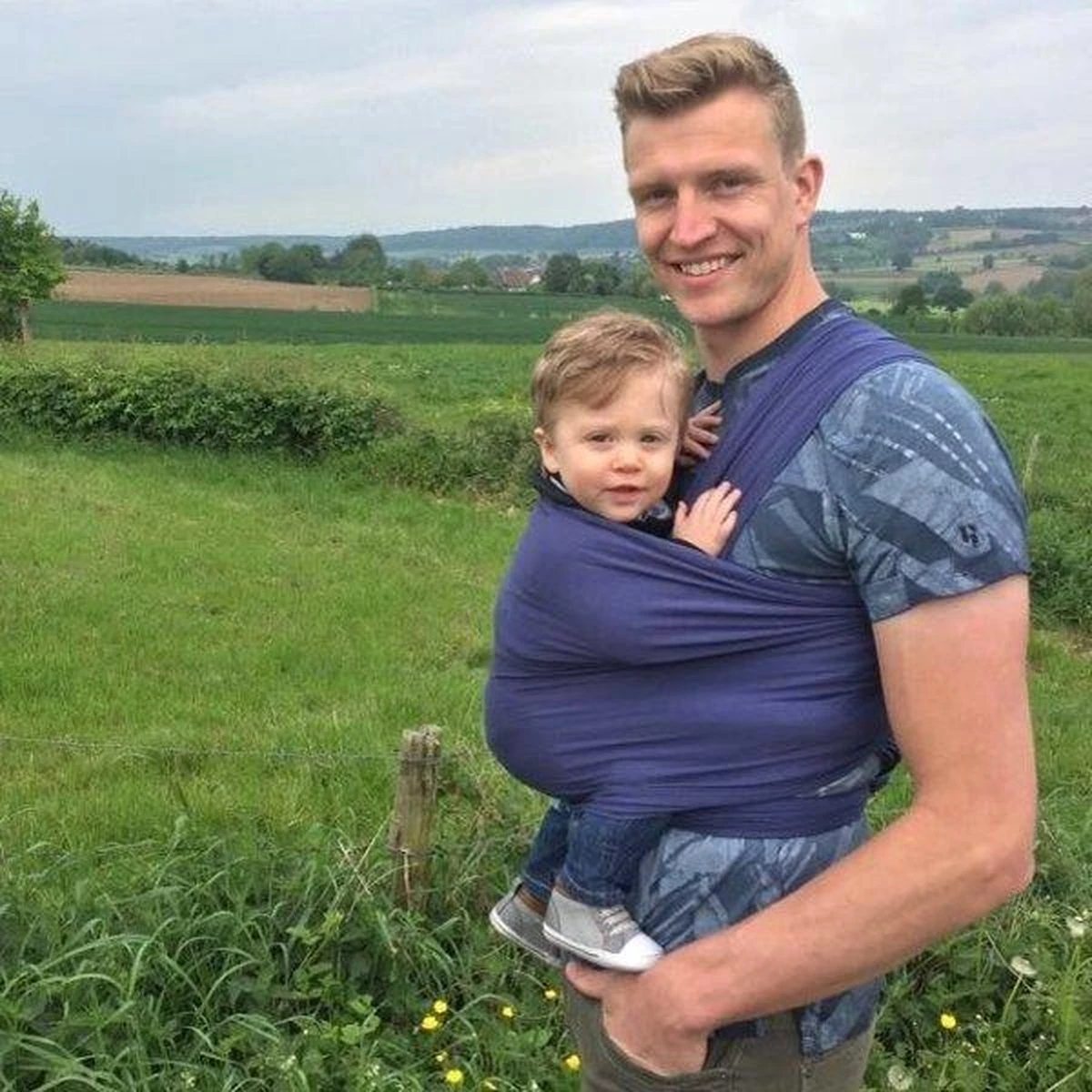 Smallvips Draagdoek Taupe - Rekbare Draagdoek Van Bamboo - Heerlijk Zacht En Koel - Ergonomisch Dragen - Afbeelding 2