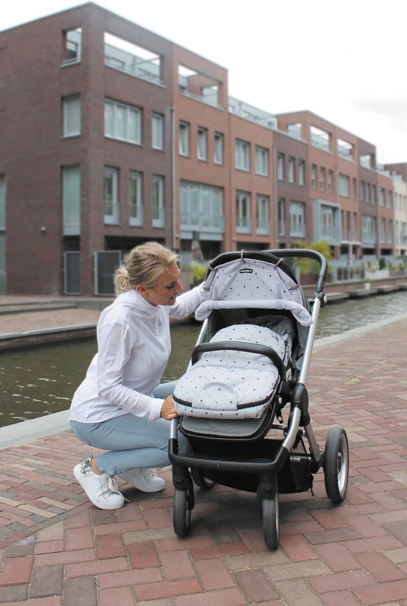 Dooky Universal Cover Zonnescherm Kinderwagen - Light Grey Crowns 6 Dooky Universal Cover Zonnescherm Kinderwagen - Light Grey Crowns - Afbeelding 4