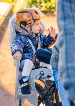 Brioso Fietsstoeltje Achter – Achterzitje Fiets – Kinderzitje Fiets - Zandgrijs/rood 13 Brioso Fietsstoeltje Achter – Achterzitje Fiets – Kinderzitje Fiets - Zandgrijs/rood -Maxi-Cosi winkel 851x1200 6